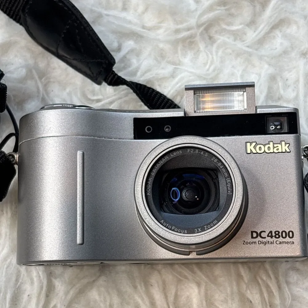 Kodak DC4800 Zoom Digital Camera 3.1MP Complete Kit Charger Batteries Case Works